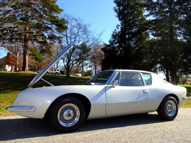Studebaker Avanti 1973 image number 21