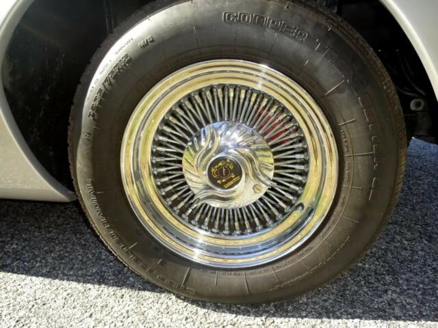 Studebaker Avanti 1973 image number 22
