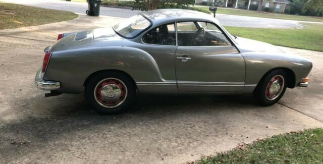 Volkswagen Karmann Ghia 1972 image number 13