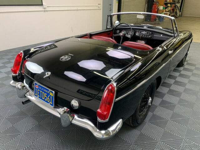 MG MGB 1963 image number 22