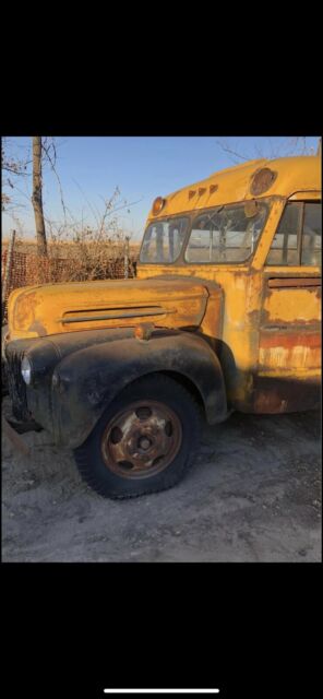 Ford Schoolbus 1947 image number 0
