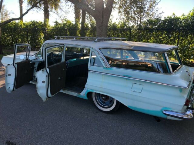 Chevrolet Bel Air/150/210 1960 image number 30