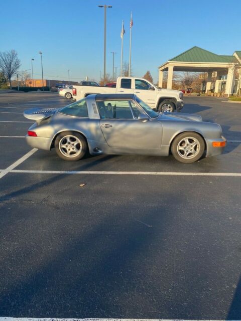 Porsche 911 1976 image number 17