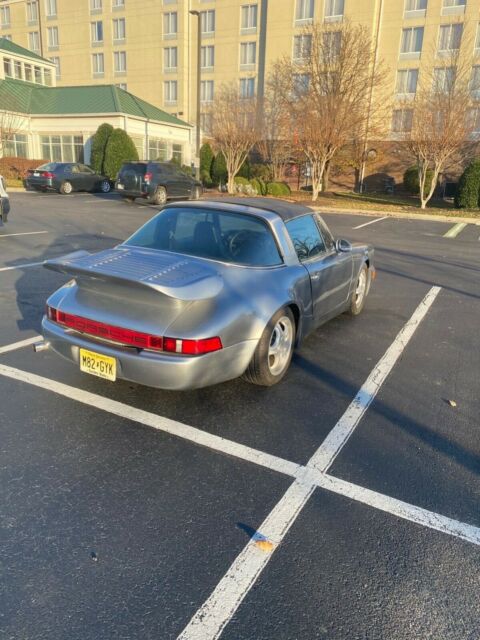 Porsche 911 1976 image number 25