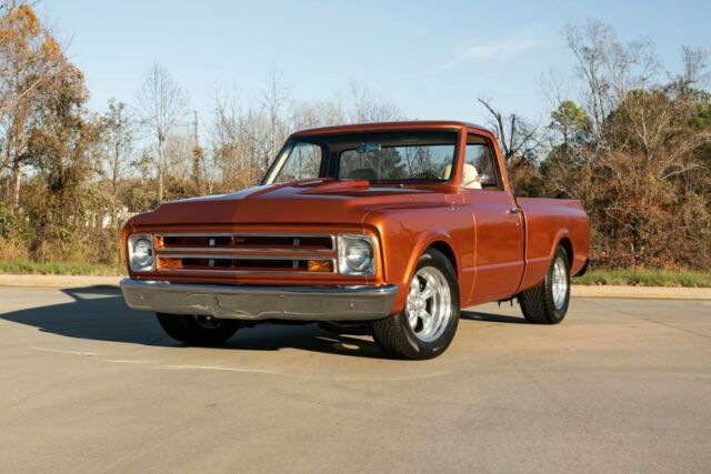 Chevrolet C-10 1967 image number 2