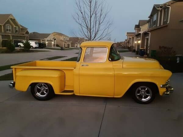 GMC 100 1956 image number 0