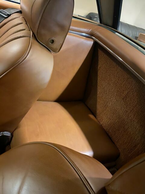 Mercedes-Benz SL-Class 1970 image number 36