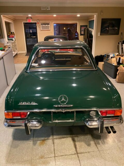 Mercedes-Benz SL-Class 1970 image number 4