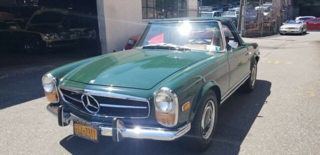 Mercedes-Benz SL-Class 1970 image number 46