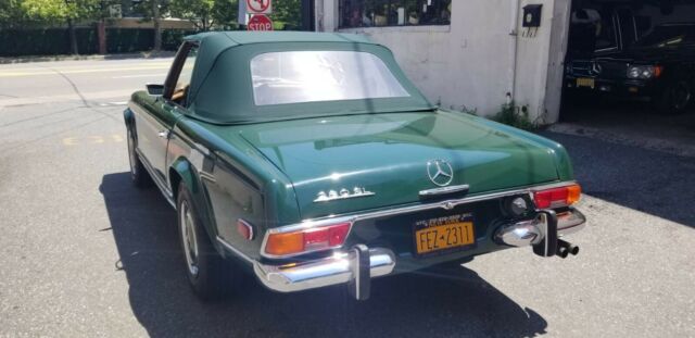 Mercedes-Benz SL-Class 1970 image number 47