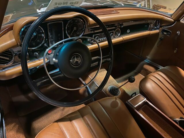 Mercedes-Benz SL-Class 1970 image number 9
