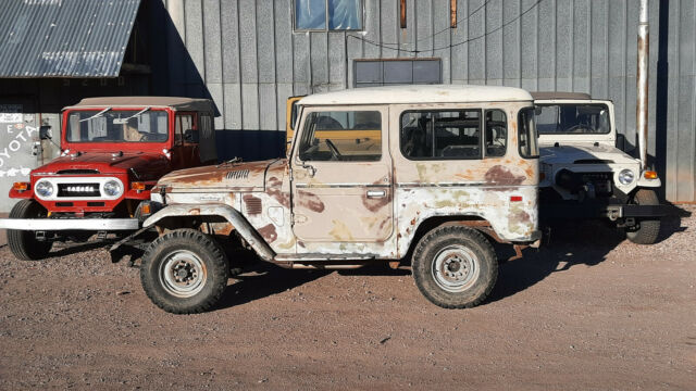 Toyota Land Cruiser 1976 image number 1