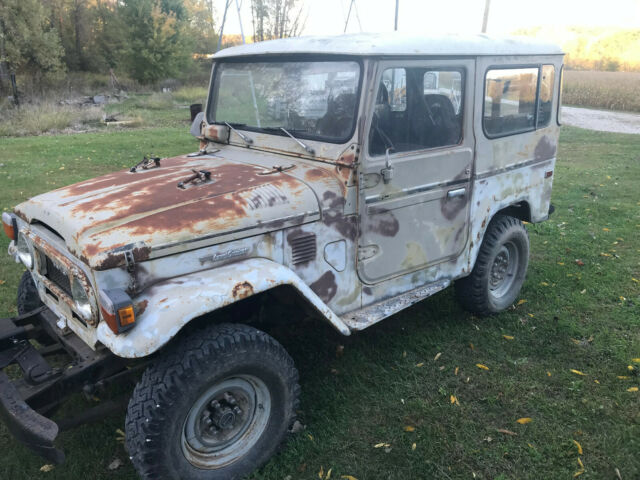 Toyota Land Cruiser 1976 image number 11
