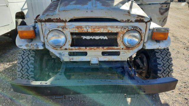 Toyota Land Cruiser 1976 image number 4