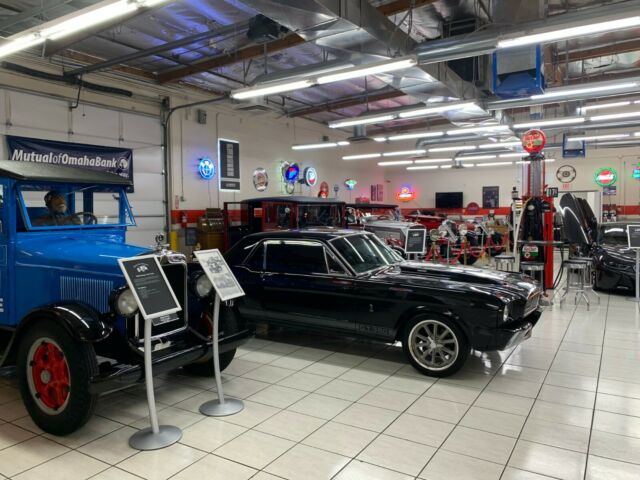 Ford Mustang 1965 image number 17