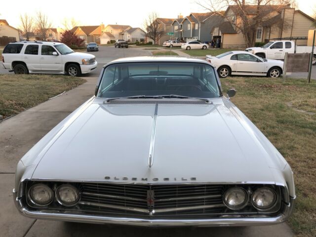 Oldsmobile Starfire 1962 image number 14