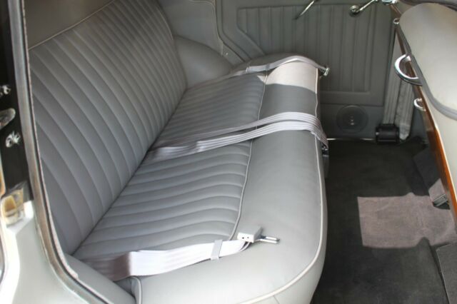 Bentley Mark V 1952 image number 24