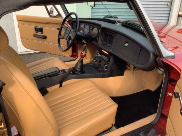 MG MGB 1977 image number 12