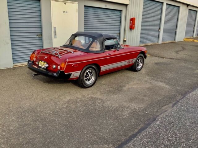 MG MGB 1977 image number 19
