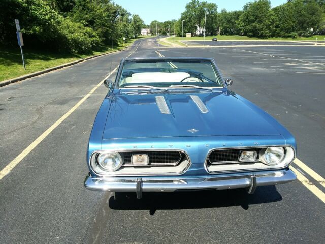 Plymouth Barracuda 1967 image number 2