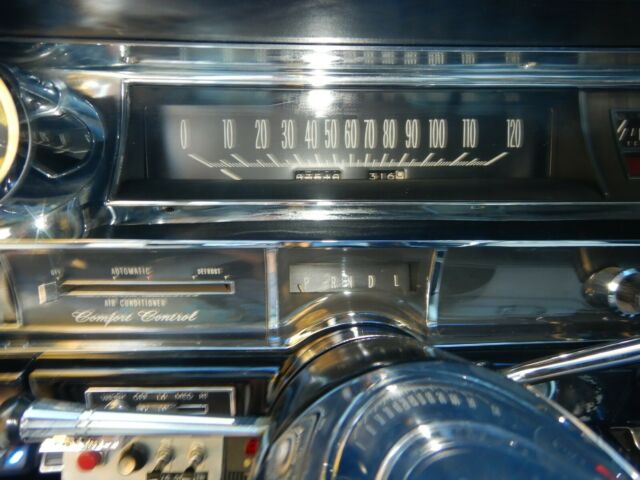 Cadillac Fleetwood 1964 image number 14