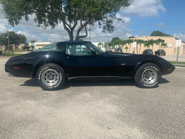 Chevrolet Corvette 1979 image number 2