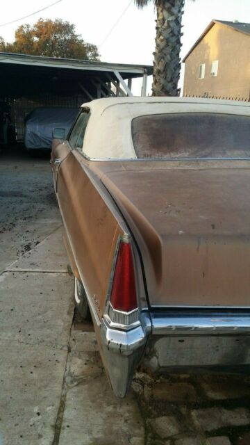 Cadillac DeVille 1969 image number 18