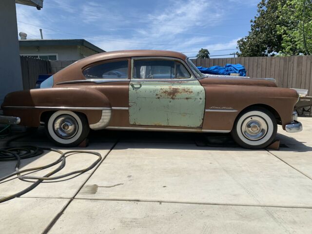 Pontiac Streamliner 1949 image number 1