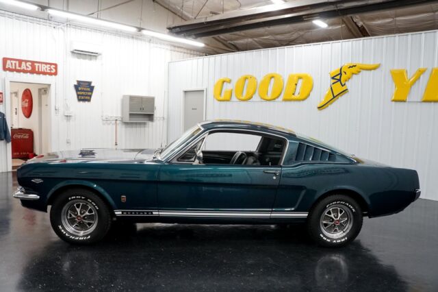 Ford Mustang 1965 image number 2