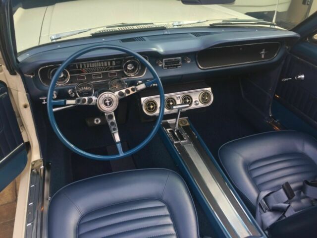 Ford Mustang 1965 image number 17