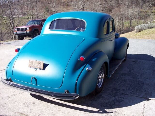 Chevrolet Bel Air/150/210 1939 image number 2