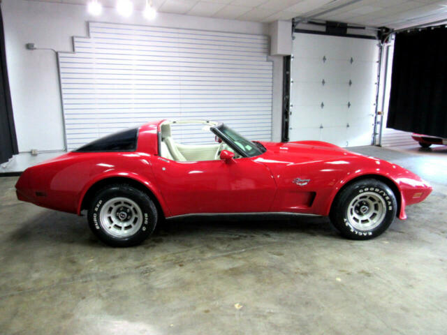 Chevrolet Corvette 1979 image number 26