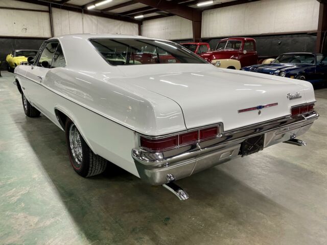 Chevrolet Impala 1966 image number 2