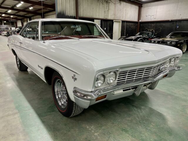 Chevrolet Impala 1966 image number 30