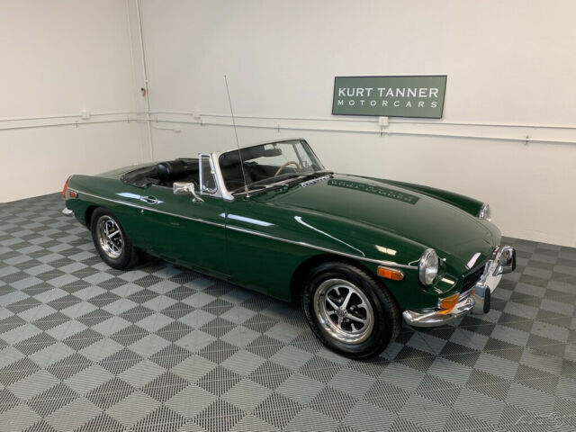 MG MGB 1972 image number 12
