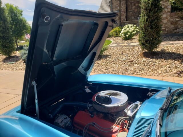 Chevrolet Corvette 1966 image number 15