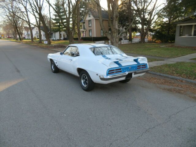 Pontiac Firebird 1969 image number 2