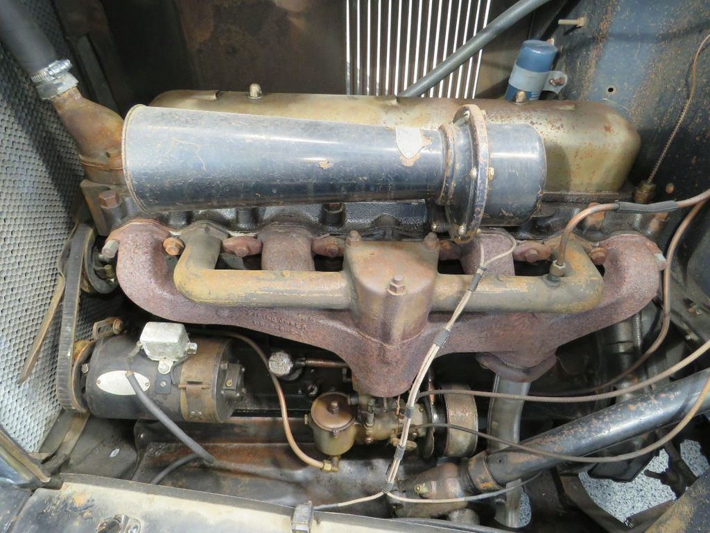 Chevrolet 2 DOOR COACH 1930 image number 15