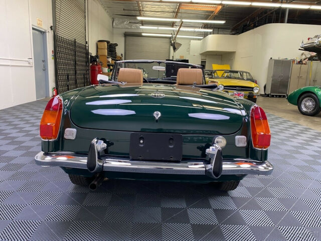 MG MGB 1972 image number 21