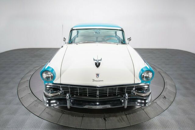 Ford Fairlane 1956 image number 12