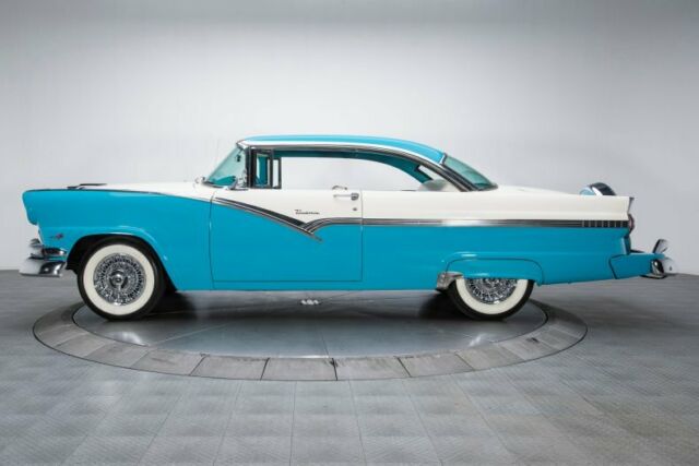 Ford Fairlane 1956 image number 33