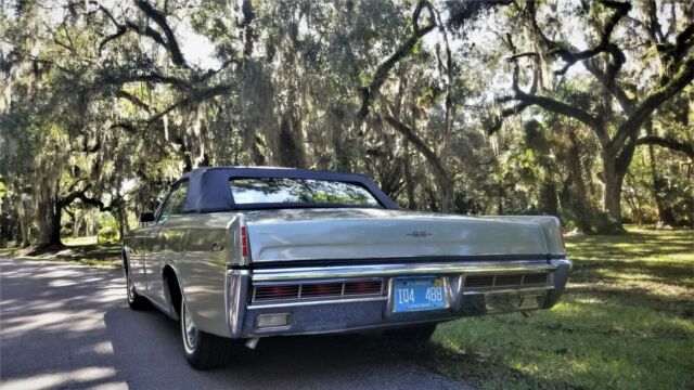 Lincoln Continental 1966 image number 11