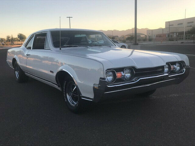 Oldsmobile Cutlass 1967 image number 2