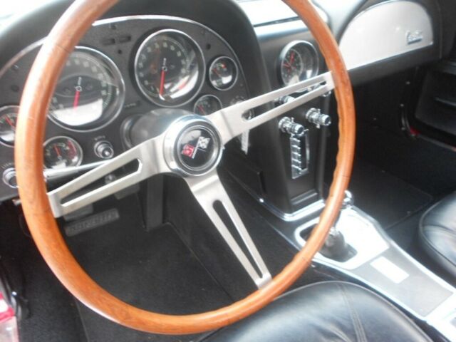 Chevrolet Corvette 1966 image number 8