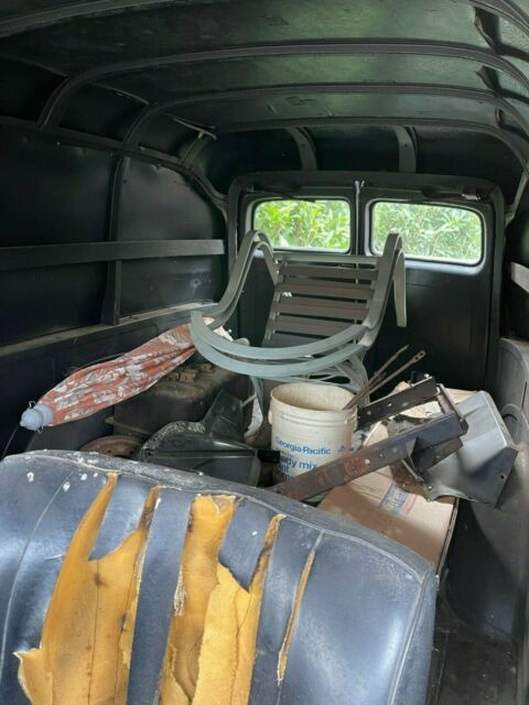 Chevrolet Suburban 1950 image number 29