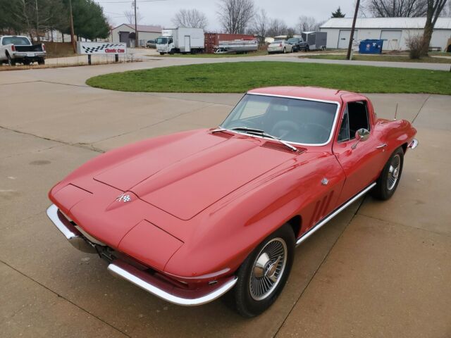 Chevrolet Corvette 1965 image number 0