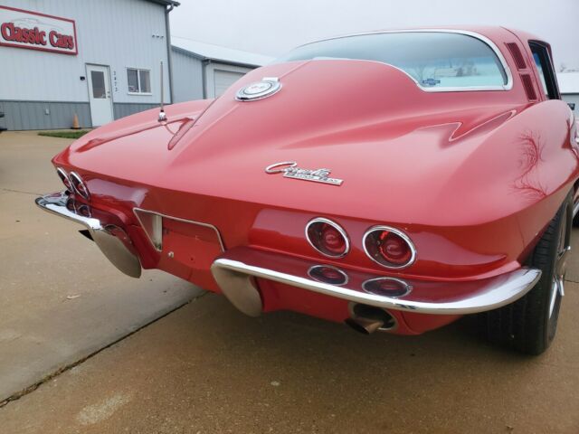 Chevrolet Corvette 1965 image number 34