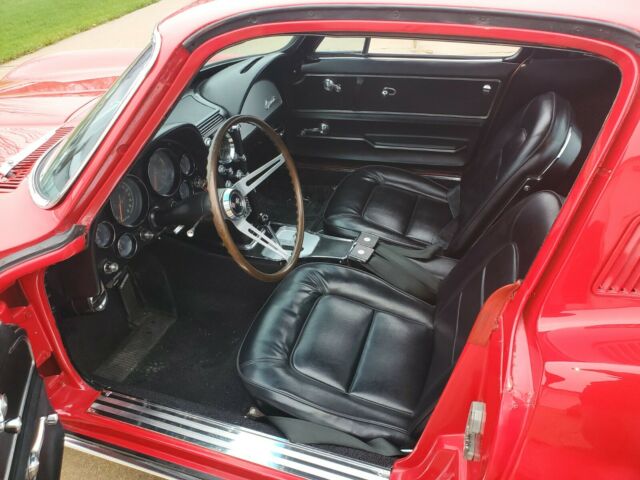 Chevrolet Corvette 1965 image number 37