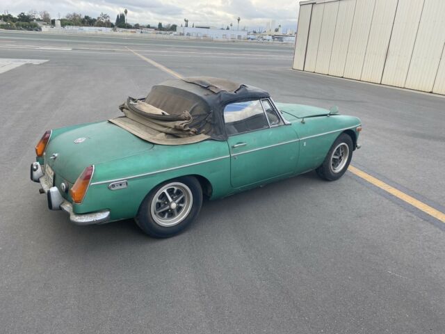 MG MGB 1971 image number 12