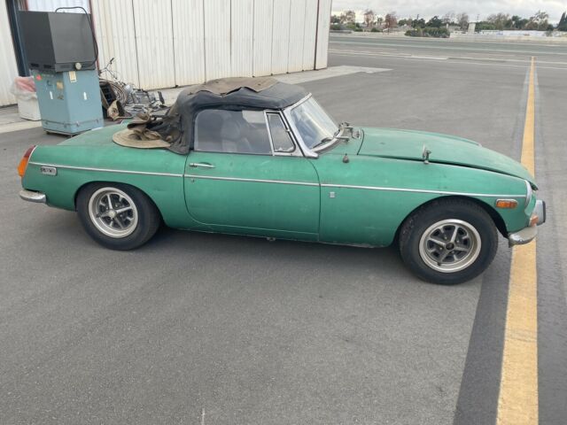 MG MGB 1971 image number 13